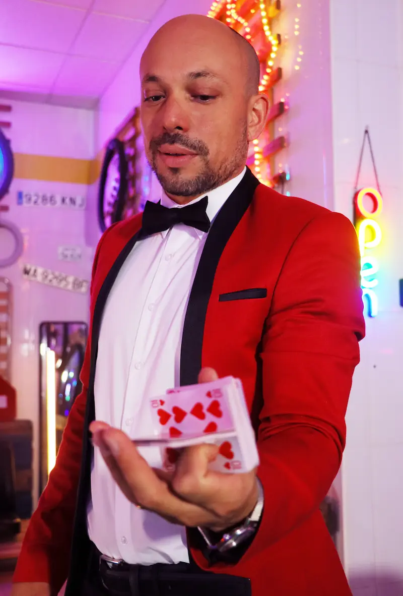 Mago con cartas